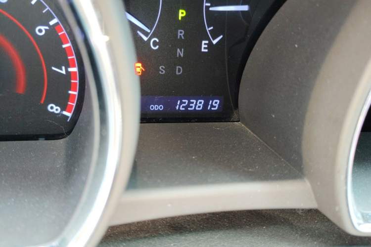 Used Toyota Highlander 2012 2.7L Two-Wheel Drive 7-Seater Luxury Edition Odometer Close Up