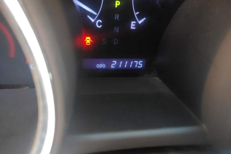Used Toyota Highlander 2012 2.7L 2WD 5-Seater Elite Edition Odometer Close Up