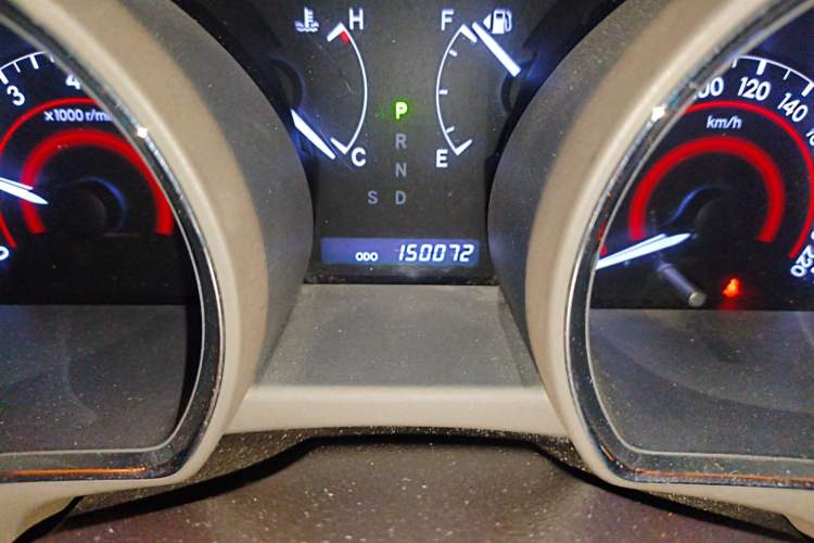 Used Toyota Highlander 2012 2.7L Two-Wheel Drive 7-Seater Luxury Edition Odometer Close Up