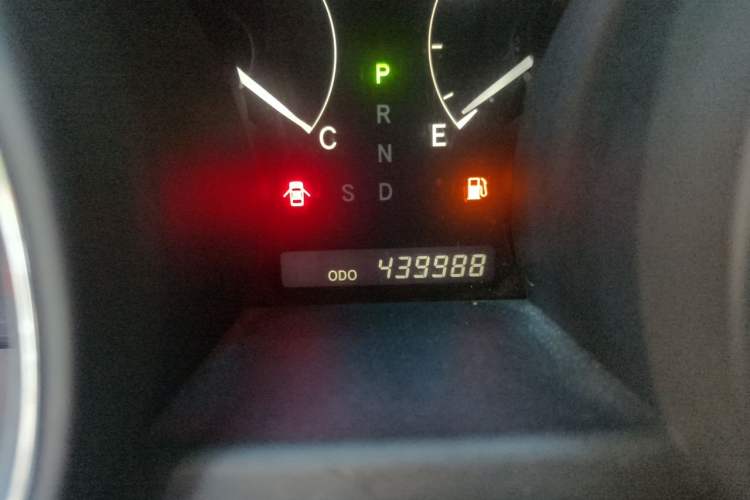 Used Toyota Highlander 2012 2.7L 2WD 5-Seater Elite Edition Odometer Close Up