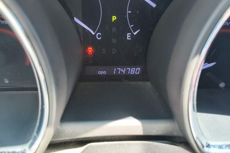 Used Toyota Highlander 2012 2.7L 2WD 5-Seater Elite Edition Odometer Close Up