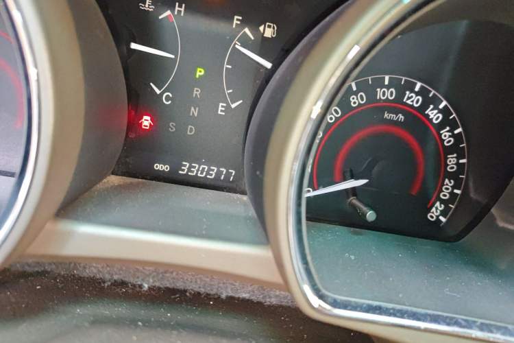 Used Toyota Highlander 2012 2.7L Two-Wheel Drive 7-Seater Luxury Navigation Edition Odometer Close Up