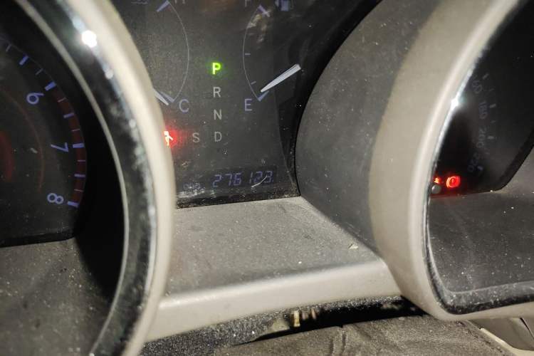 Used Toyota Highlander 2012 2.7L Two-Wheel Drive 7-Seater Luxury Edition Odometer Close Up