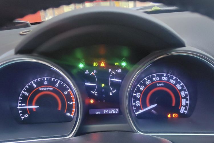 Used Toyota Highlander 2012 2.7L Two-Wheel Drive 5-Seater Sport Edition Odometer Close Up