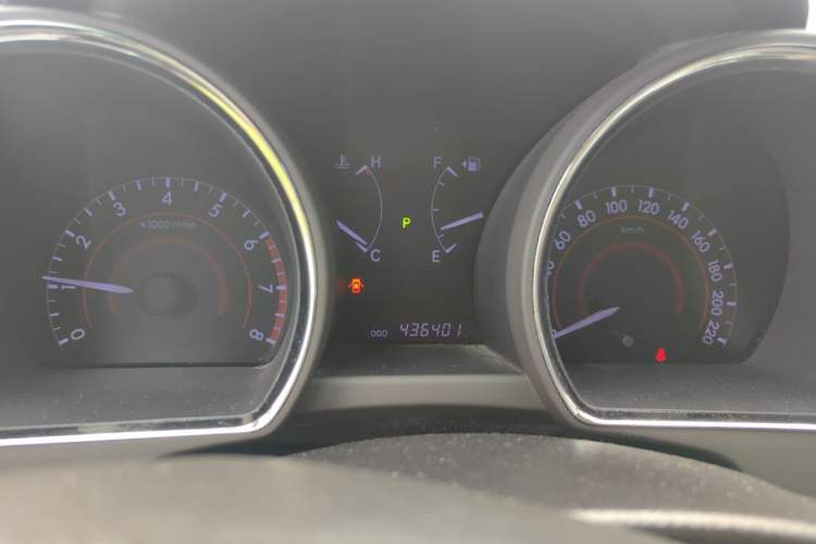 Used Toyota Highlander 2012 2.7L Two-Wheel Drive 7-Seater Elite Edition Odometer Close Up