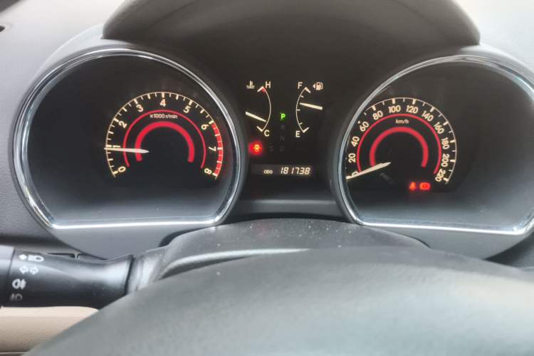 Used Toyota Highlander 2012 2.7L 2WD 5-Seater Elite Edition Odometer Close Up