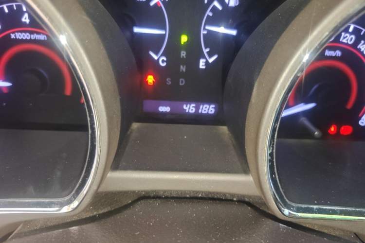 Used Toyota Highlander 2012 2.7L 2WD 5-Seater Elite Edition Odometer Close Up