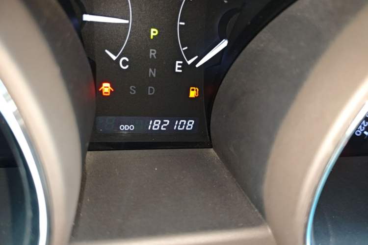 Used Toyota Highlander 2012 2.7L Two-Wheel Drive 7-Seater Elite Edition Odometer Close Up