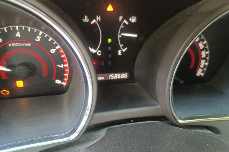 Used Toyota Highlander 2012 2.7L Two-Wheel Drive 7-Seater Luxury Edition Odometer Close Up