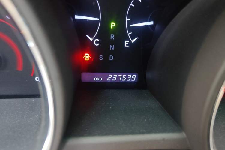 Used Toyota Highlander 2012 2.7L Two-Wheel Drive 7-Seater Elite Edition Odometer Close Up