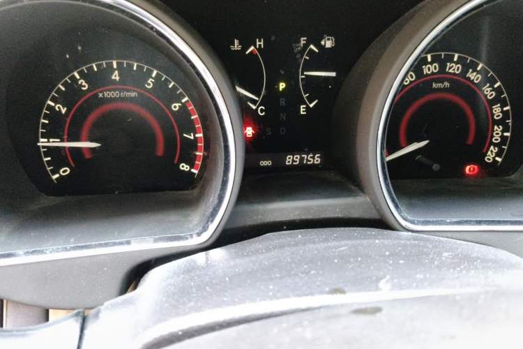 Used Toyota Highlander 2012 2.7L 2WD 5-Seater Elite Edition Odometer Close Up