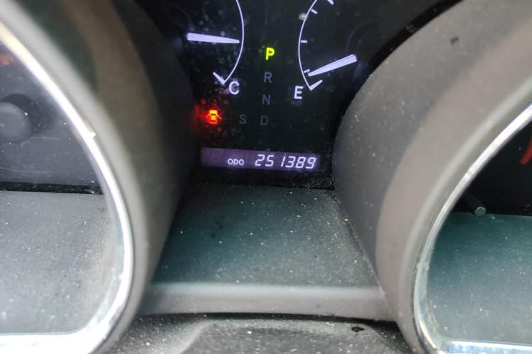 Used Toyota Highlander 2012 2.7L Two-Wheel Drive 7-Seater Luxury Edition Odometer Close Up