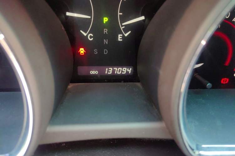 Used Toyota Highlander 2012 2.7L Two-Wheel Drive 7-Seater Luxury Edition Odometer Close Up