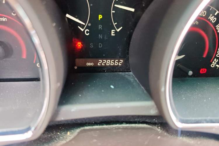 Used Toyota Highlander 2012 3.5L 4x4 7-Seater Elite Edition Odometer Close Up