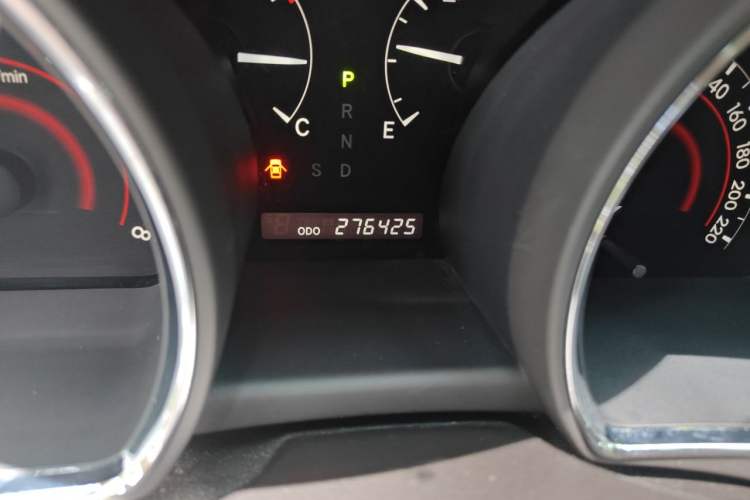 Used Toyota Highlander 2012 2.7L Two-Wheel Drive 7-Seater Luxury Edition Odometer Close Up