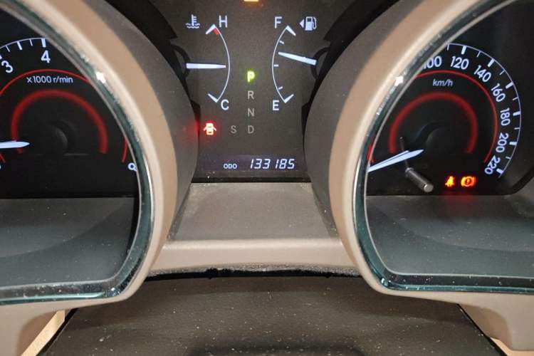 Used Toyota Highlander 2012 2.7L Two-Wheel Drive 7-Seater Luxury Edition Odometer Close Up