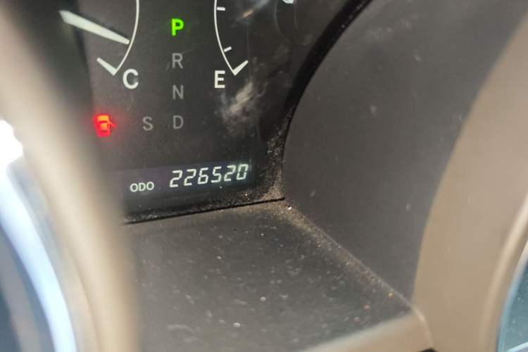 Used Toyota Highlander 2012 2.7L Two-Wheel Drive 7-Seater Luxury Edition Odometer Close Up