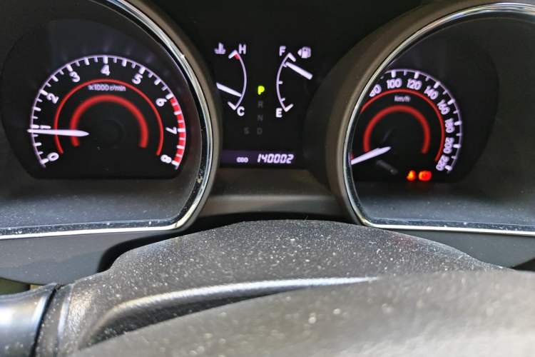 Used Toyota Highlander 2012 2.7L Two-Wheel Drive 7-Seater Luxury Edition Odometer Close Up