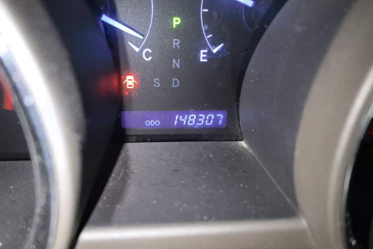 Used Toyota Highlander 2012 2.7L 2WD 5-Seater Elite Edition Odometer Close Up