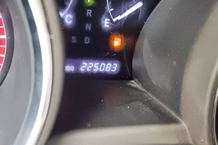 Used Toyota Highlander 2012 2.7L Two-Wheel Drive 7-Seater Luxury Edition Odometer Close Up