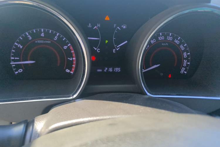 Used Toyota Highlander 2012 2.7L Two-Wheel Drive 5-Seater Sport Edition Odometer Close Up