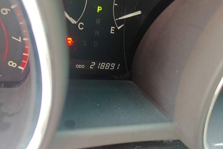 Used Toyota Highlander 2012 2.7L 2WD 5-Seater Elite Edition Odometer Close Up