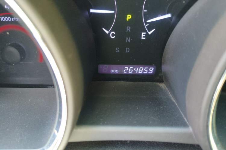 Used Toyota Highlander 2012 3.5L 4x4 7-Seater Elite Edition Odometer Close Up