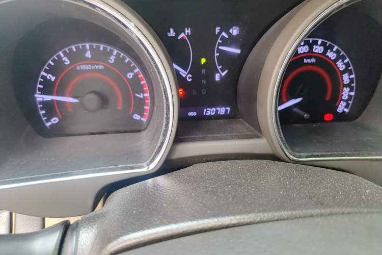 Used Toyota Highlander 2012 2.7L 2WD 5-Seater Elite Edition Odometer Close Up