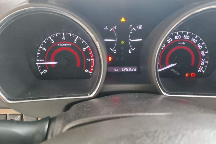 Used Toyota Highlander 2012 2.7L Two-Wheel Drive 7-Seater Luxury Edition Odometer Close Up