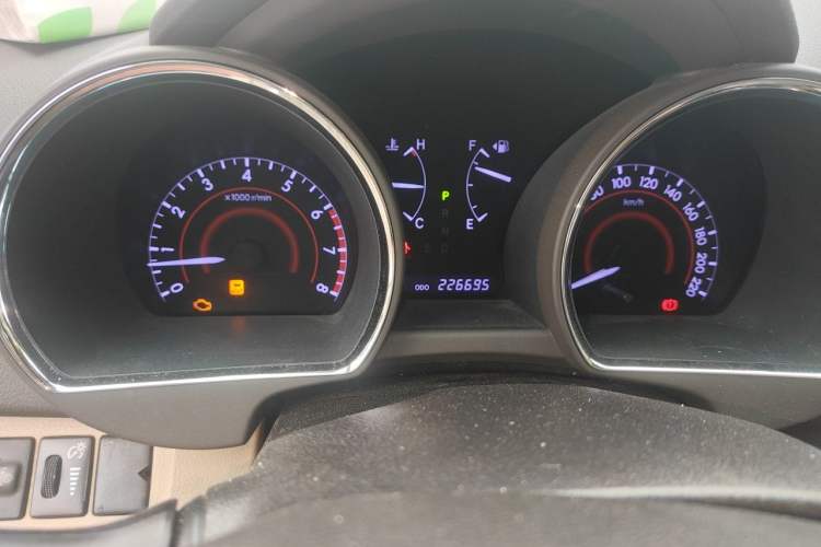 Used Toyota Highlander 2012 2.7L 2WD 5-Seater Elite Edition Odometer Close Up
