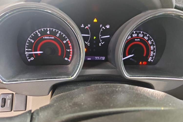 Used Toyota Highlander 2012 2.7L Two-Wheel Drive 7-Seater Luxury Edition Odometer Close Up