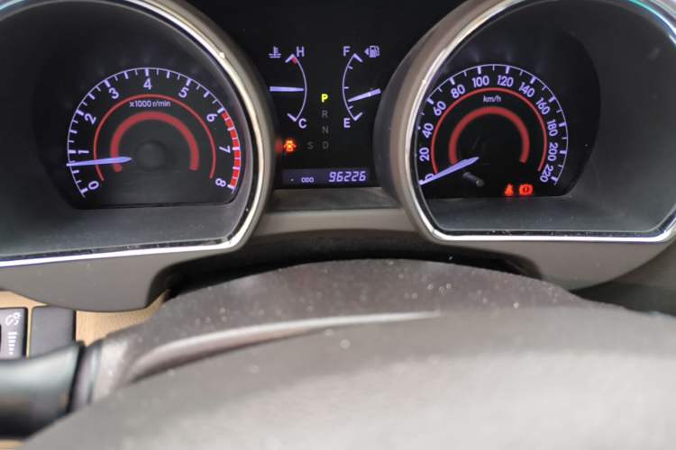 Used Toyota Highlander 2012 2.7L 2WD 5-Seater Elite Edition Odometer Close Up