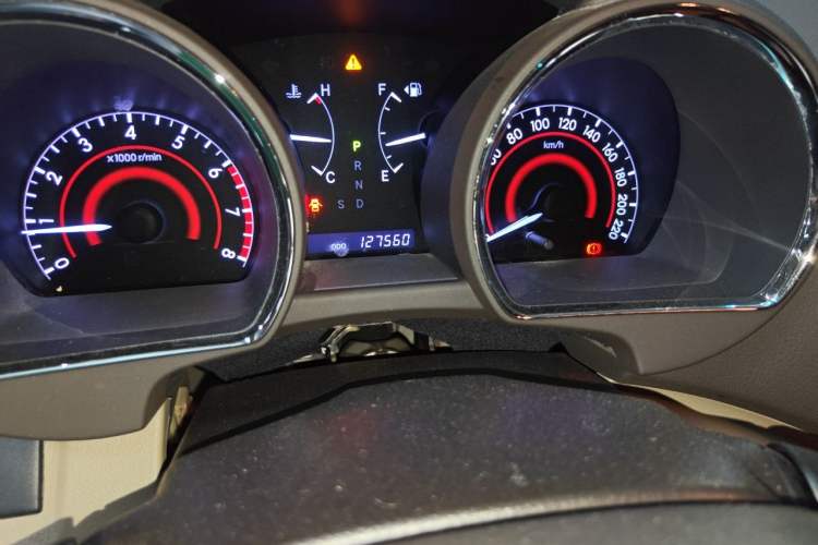 Used Toyota Highlander 2012 2.7L Two-Wheel Drive 7-Seater Luxury Edition Odometer Close Up