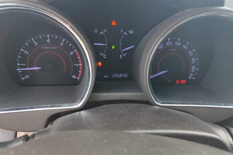 Used Toyota Highlander 2012 2.7L Two-Wheel Drive 7-Seater Luxury Navigation Edition Odometer Close Up
