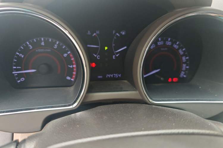 Used Toyota Highlander 2012 2.7L 2WD 5-Seater Elite Edition Odometer Close Up