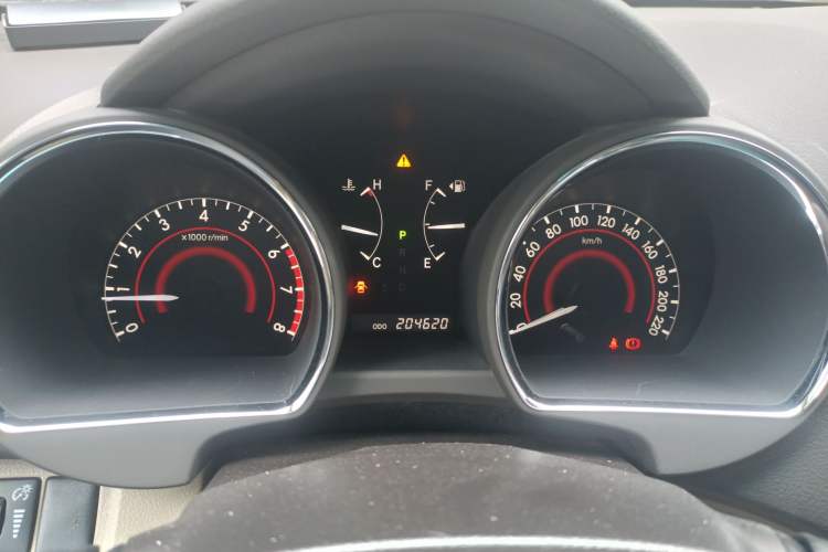 Used Toyota Highlander 2012 2.7L Two-Wheel Drive 7-Seater Luxury Edition Odometer Close Up