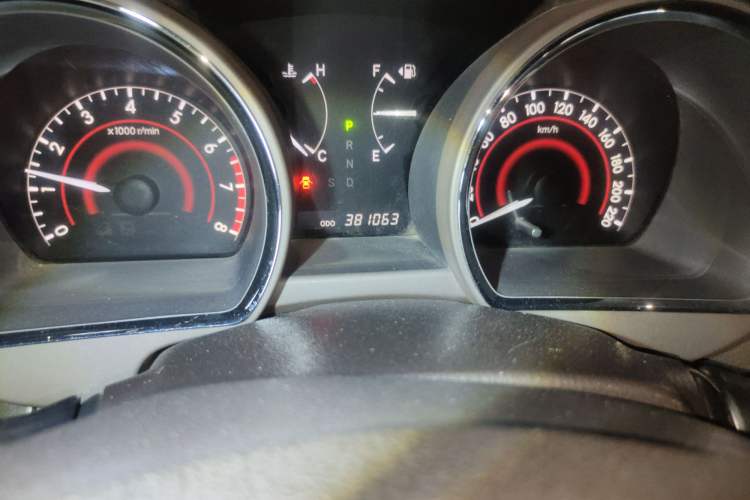 Used Toyota Highlander 2012 3.5L 4x4 7-Seater Elite Edition Odometer Close Up