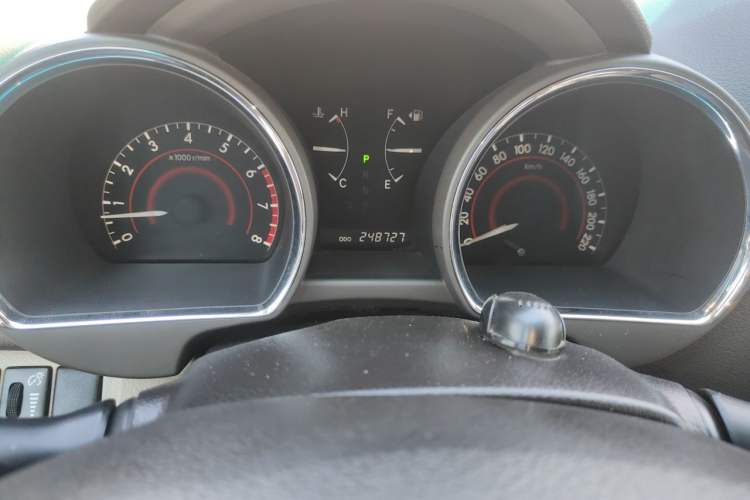 Used Toyota Highlander 2012 2.7L Two-Wheel Drive 7-Seater Luxury Edition Odometer Close Up