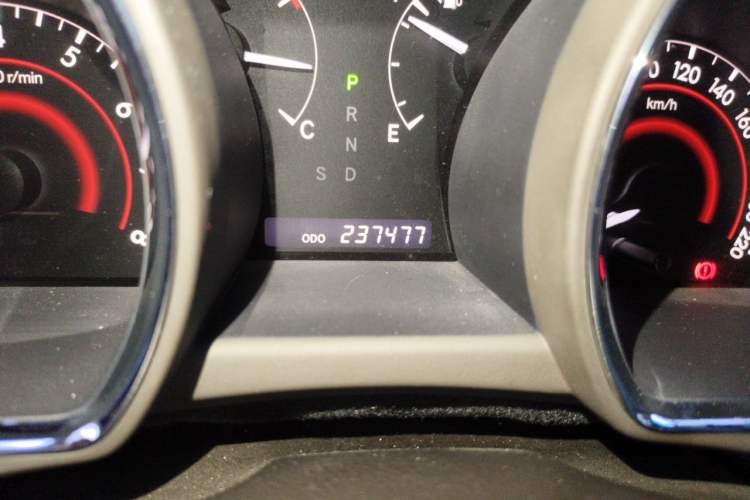 Used Toyota Highlander 2012 2.7L 2WD 5-Seater Elite Edition Odometer Close Up