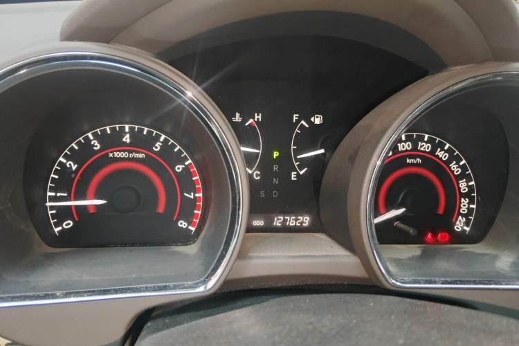 Used Toyota Highlander 2012 2.7L Two-Wheel Drive 5-Seater Sport Edition Odometer Close Up