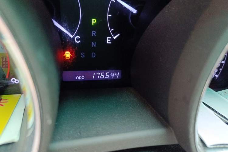 Used Toyota Highlander 2012 2.7L 2WD 5-Seater Elite Edition Odometer Close Up
