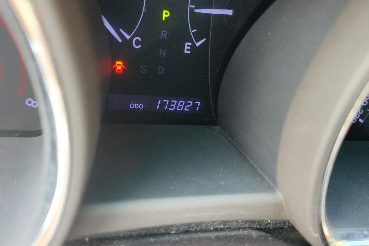 Used Toyota Highlander 2012 2.7L Two-Wheel Drive 7-Seater Luxury Edition Odometer Close Up