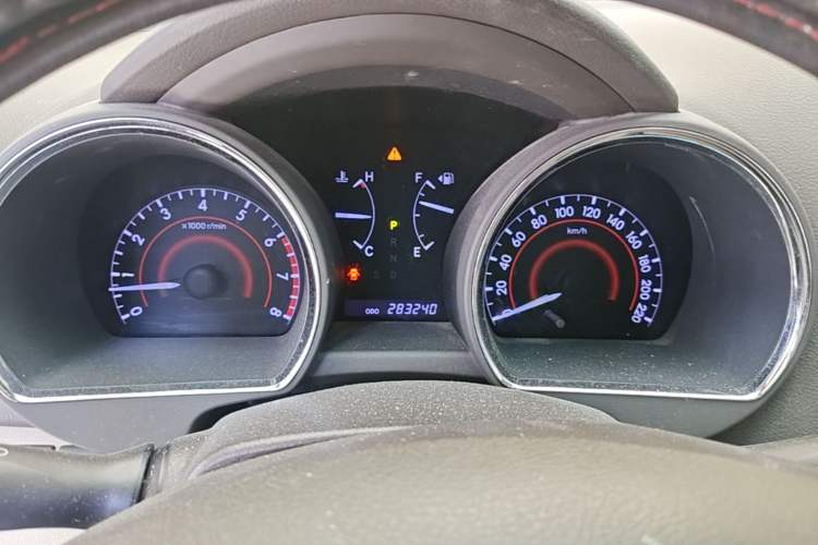 Used Toyota Highlander 2012 2.7L Two-Wheel Drive 7-Seater Luxury Edition Odometer Close Up
