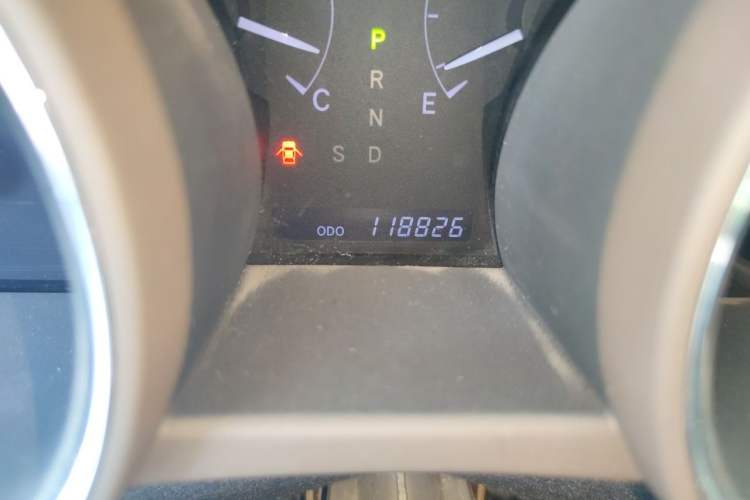 Used Toyota Highlander 2012 2.7L Two-Wheel Drive 7-Seater Luxury Navigation Edition Odometer Close Up