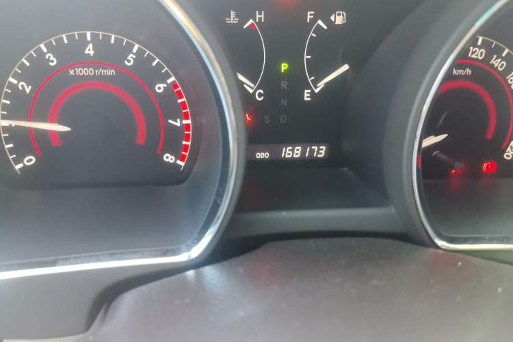 Used Toyota Highlander 2012 2.7L Two-Wheel Drive 5-Seater Sport Edition Odometer Close Up