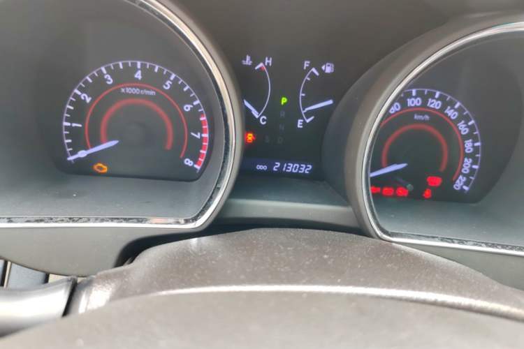 Used Toyota Highlander 2012 3.5L 4x4 7-Seater Elite Edition Odometer Close Up