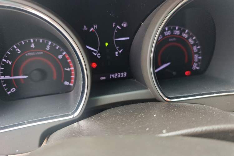 Used Toyota Highlander 2012 2.7L Two-Wheel Drive 7-Seater Elite Edition Odometer Close Up