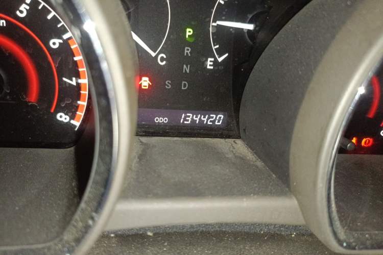 Used Toyota Highlander 2012 2.7L 2WD 5-Seater Elite Edition Odometer Close Up