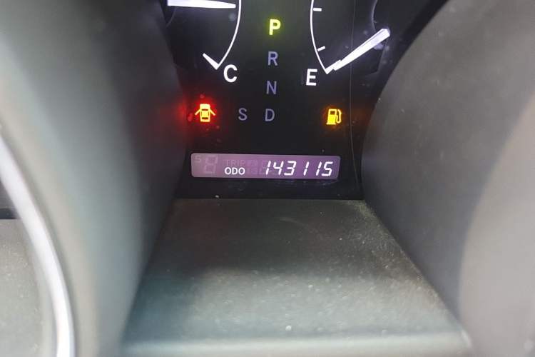 Used Toyota Highlander 2012 2.7L 2WD 5-Seater Elite Edition Odometer Close Up