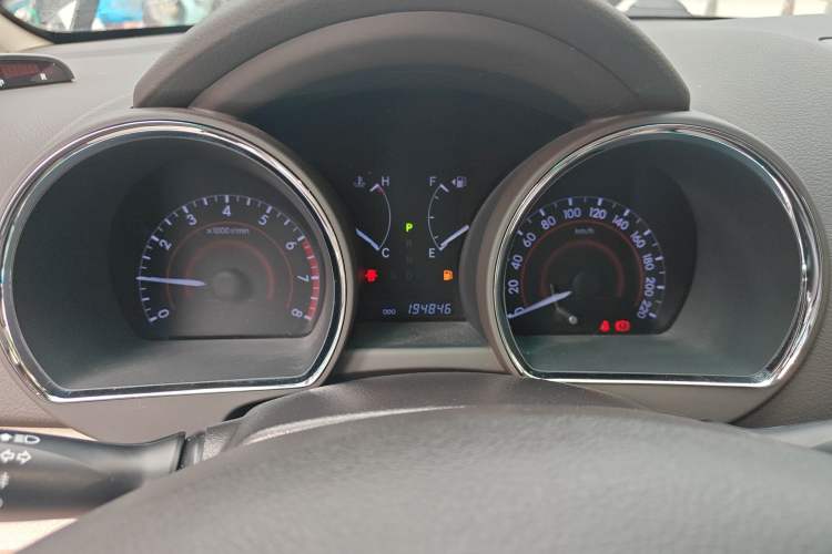 Used Toyota Highlander 2012 2.7L 2WD 5-Seater Elite Edition Odometer Close Up